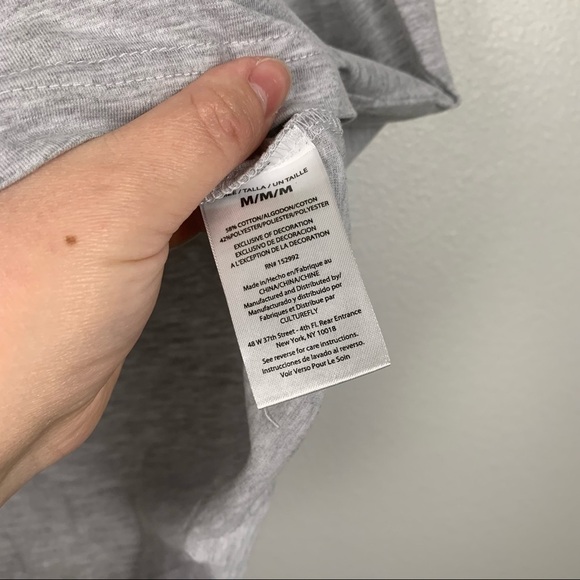 FRIENDS Sleeveless‎ Crew Neck Graphic Muscle Tank Gray NWT - Picture 4 of 5